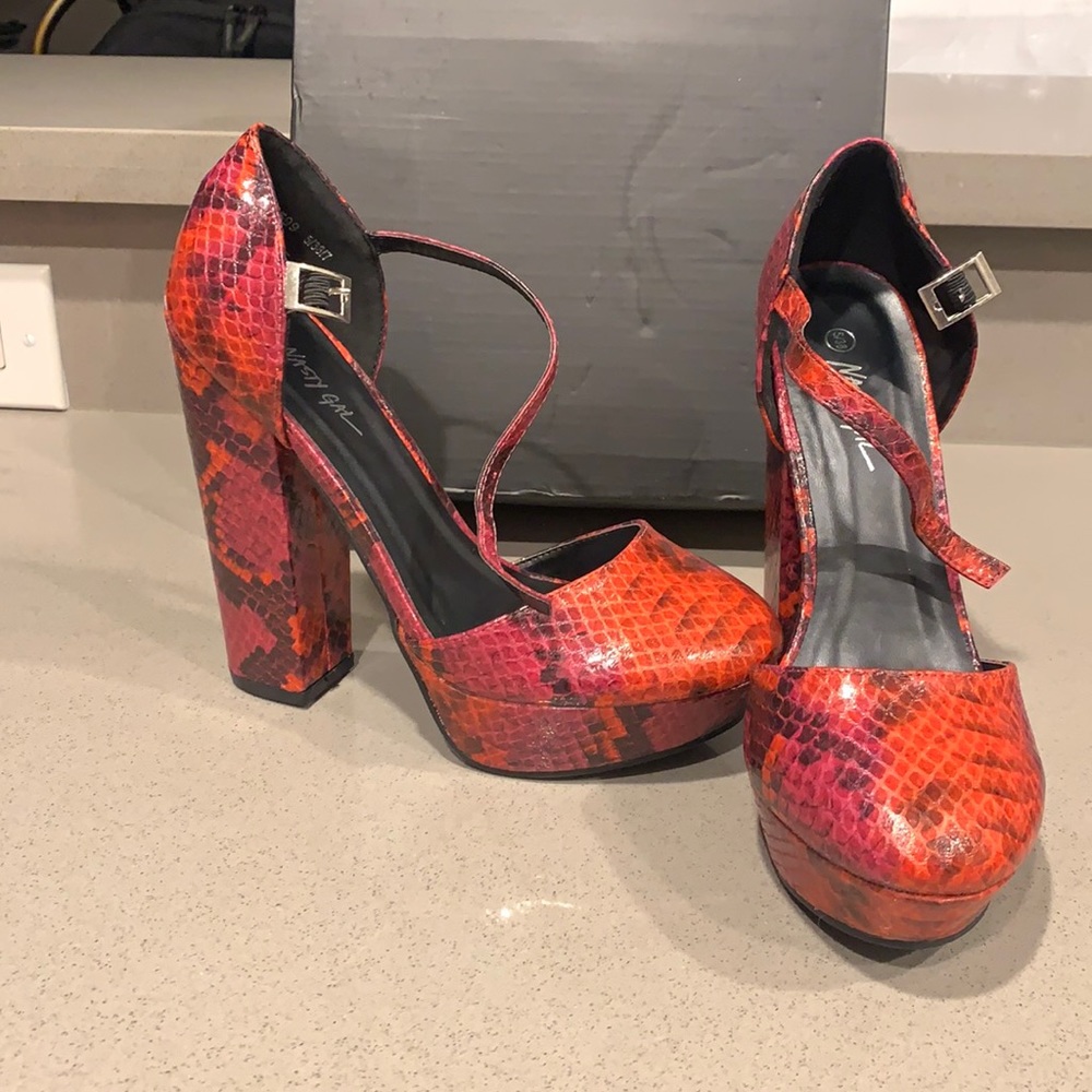 Never worn red Mary Janes - Picture 1 of 1
